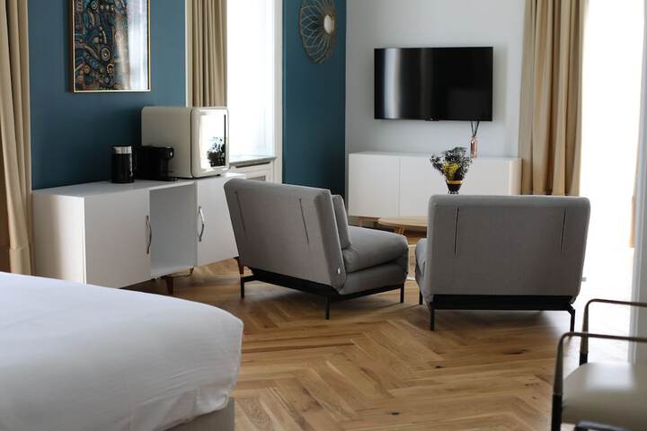 Room 4 of 60