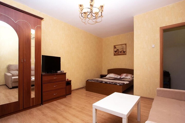 Room 7 of 16