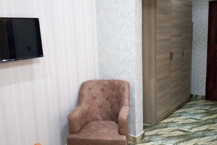 Room 10 of 35