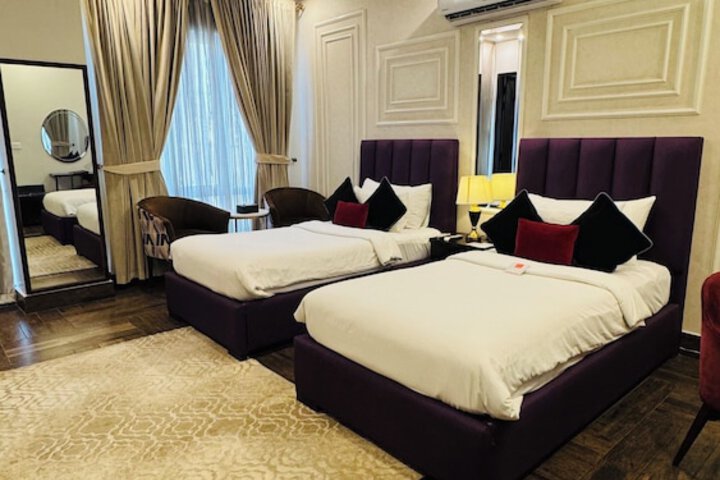 Room 28 of 67