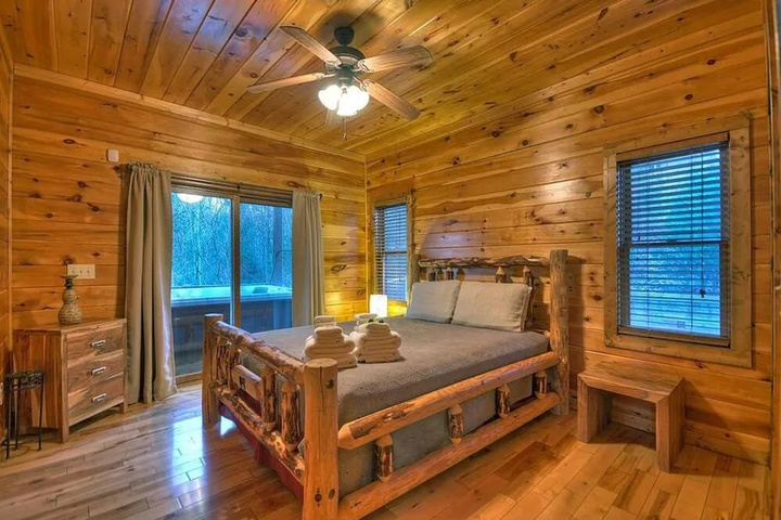 Room 3 of 21
