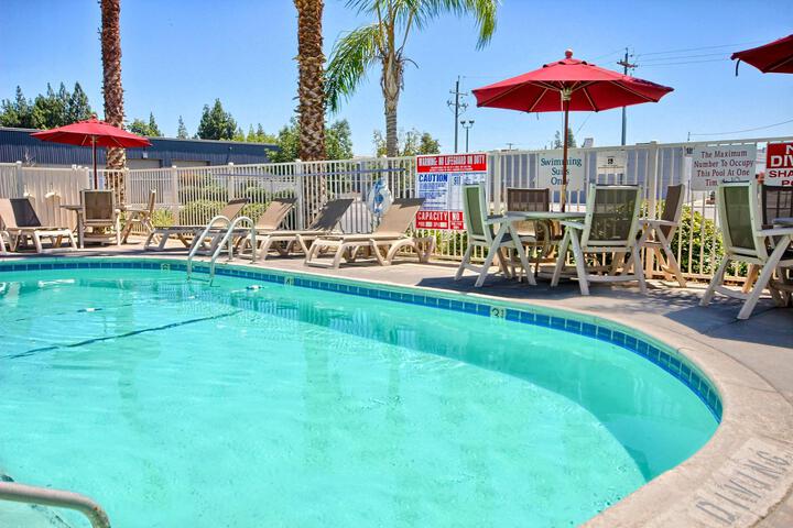 Pools & Facilities