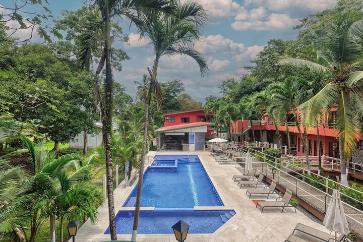 Pool Hotel