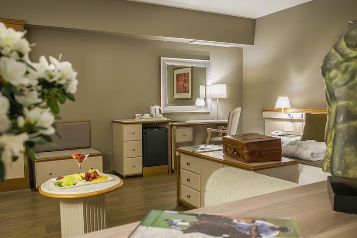 Room 44 of 138