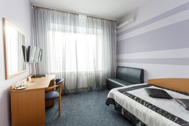 Room 16 of 82