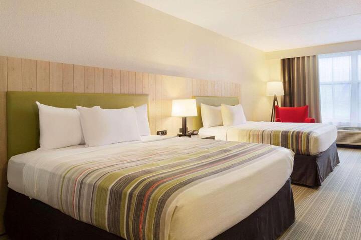 2 Queen Beds Accessible (7 of 13)