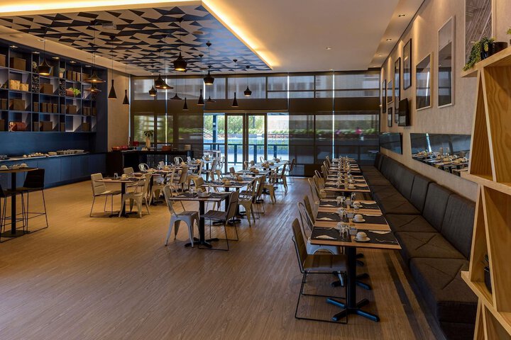 Dining 43 of 57
