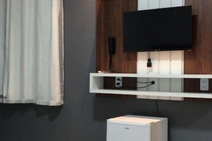 Room 7 of 32