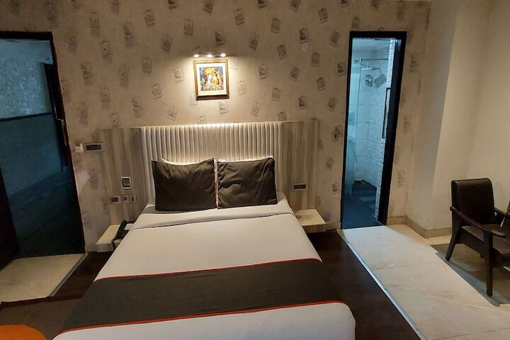 Room 42 of 74