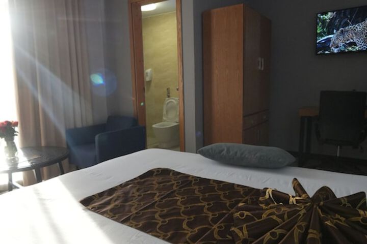 Room 64 of 173