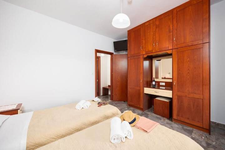 Room 8 of 73