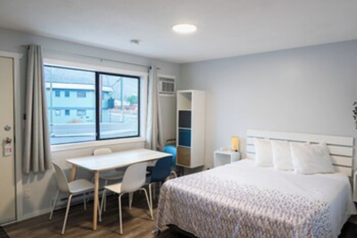 Room 103 of 147