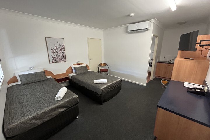 Room 4 of 36