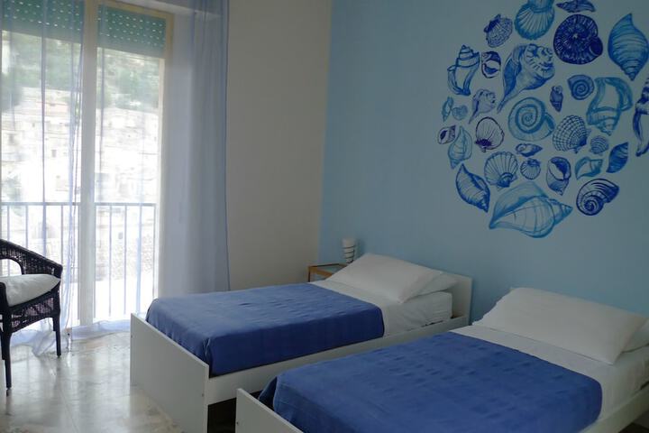 Room 5 of 39