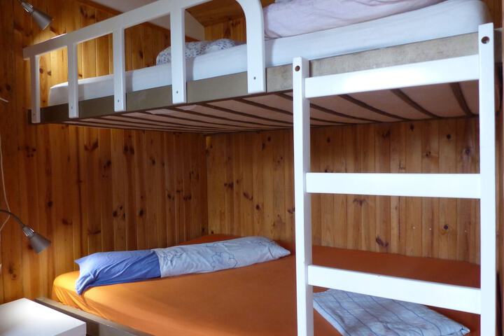 Room 6 of 25