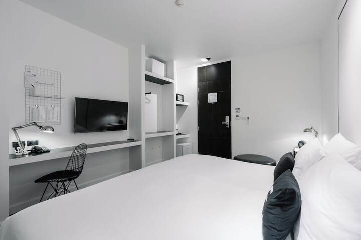 Room 11 of 51