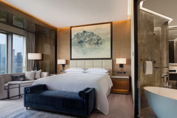 Room 42 of 107