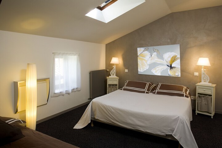 Room 8 of 46
