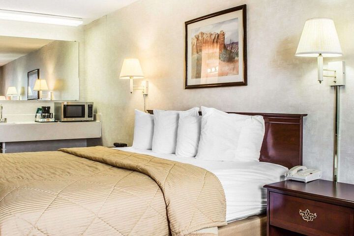 Room 10 of 46