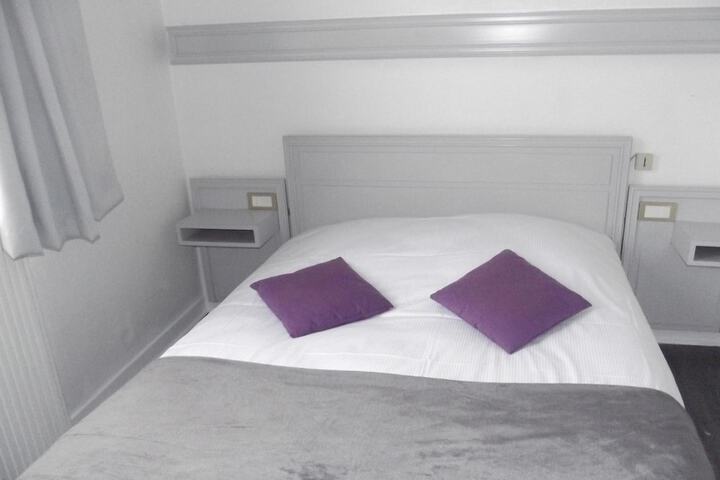 Room 8 of 51