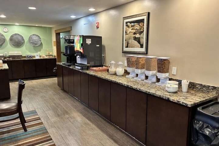 Breakfast/Coffee Service 37 of 52