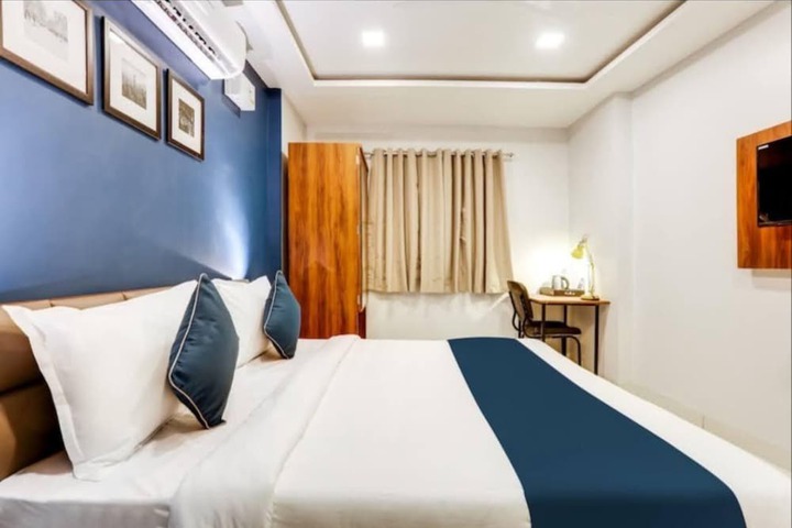 Room 15 of 25