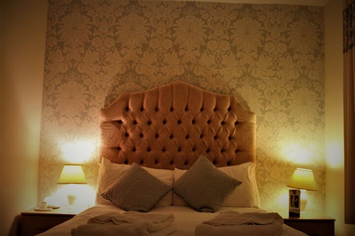 Room 5 of 7