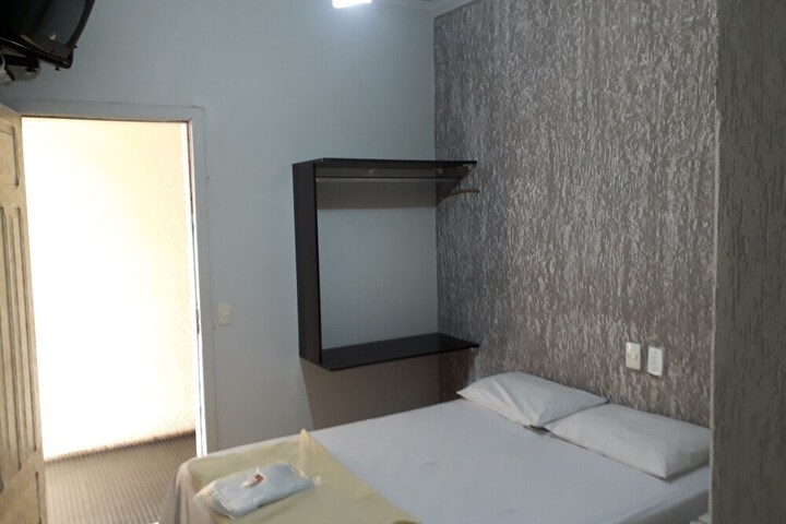 Room 13 of 98