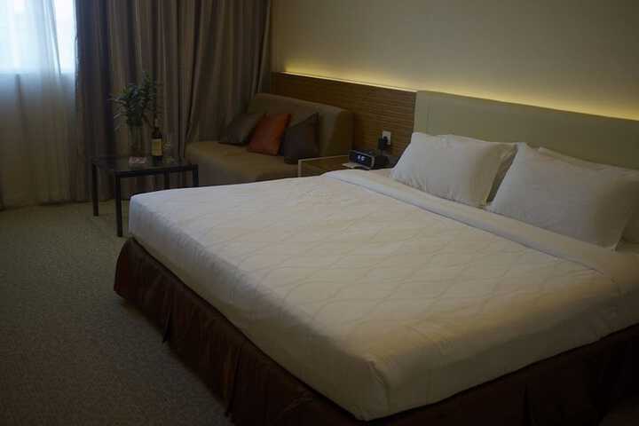 Room 42 of 74