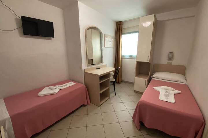 Room 17 of 108