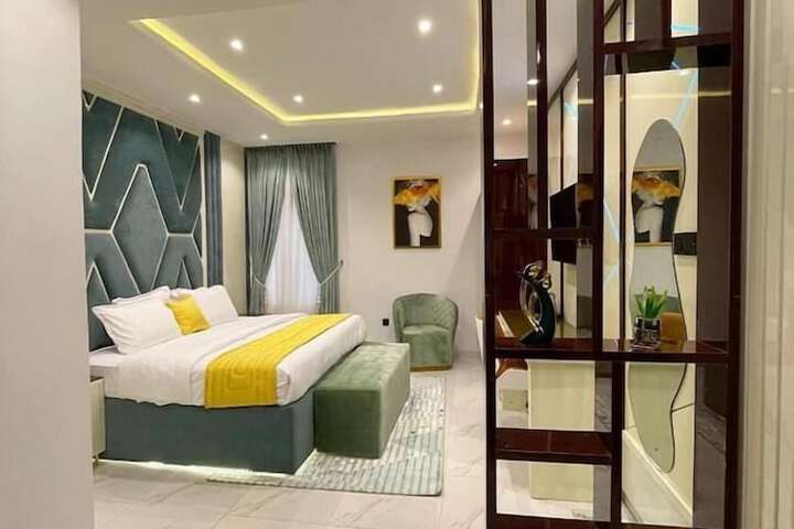 Room 10 of 45