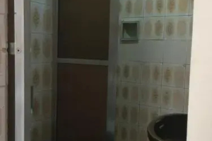 Room 10 of 13