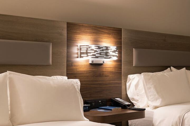 Room 15 of 43
