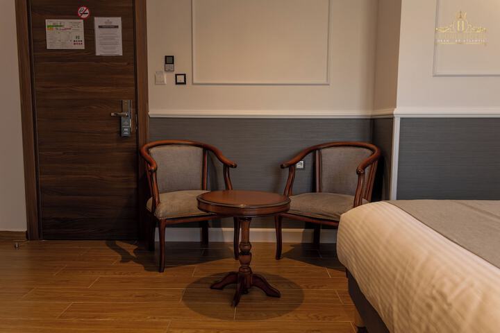 Room 15 of 26