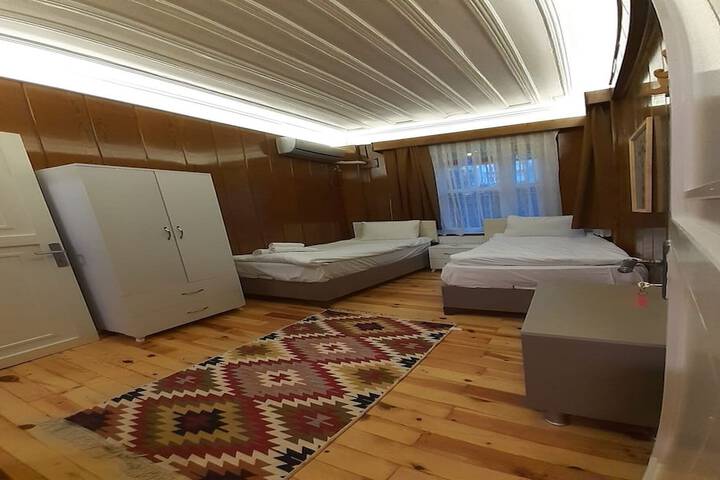 Room 23 of 63