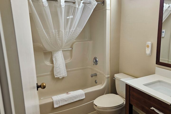 Room 15 of 24