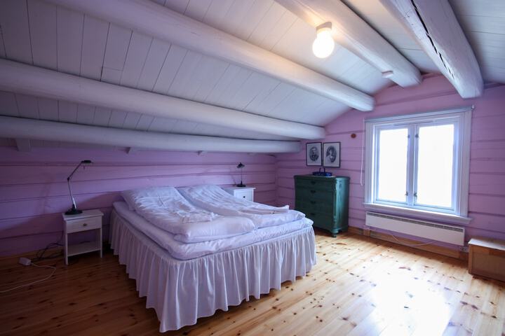 Room 45 of 103