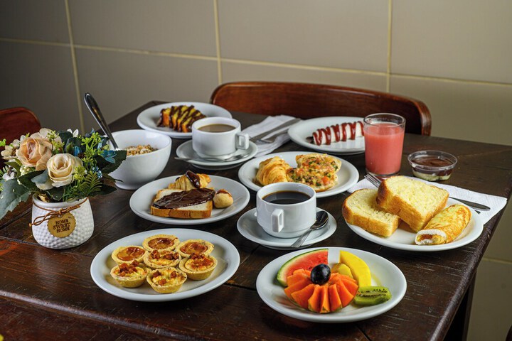 Breakfast/Coffee Service 77 of 95