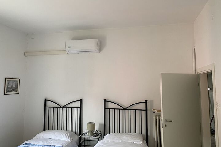 Room 16 of 43