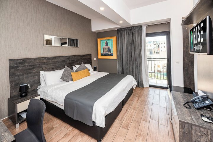Room 55 of 216