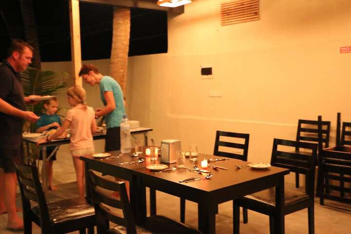 Dining 19 of 34