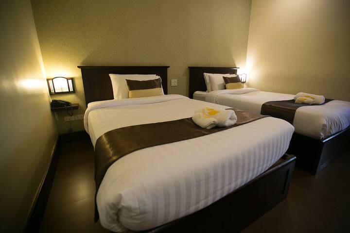 Room 9 of 25