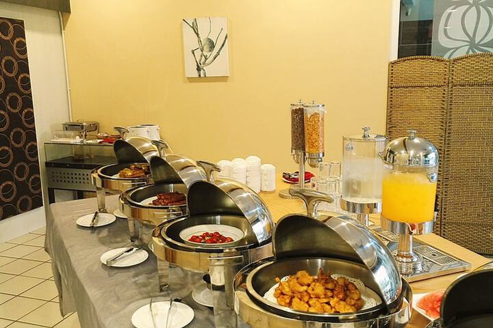 Dining 63 of 108