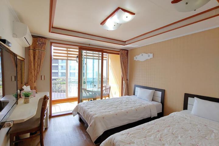 Room 14 of 46