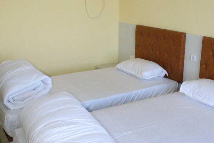Room 12 of 33
