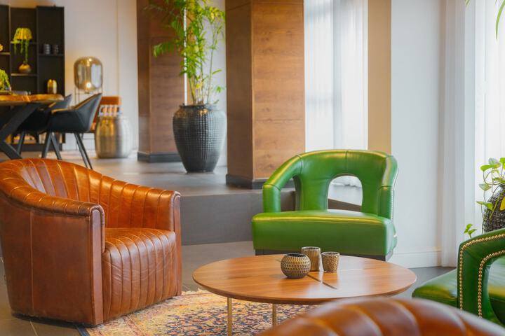 Hotel Lobby