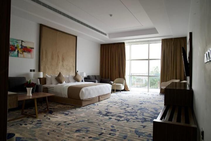 Room 25 of 100