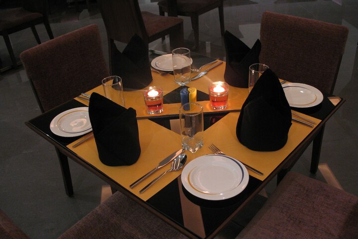 Dining 104 of 125