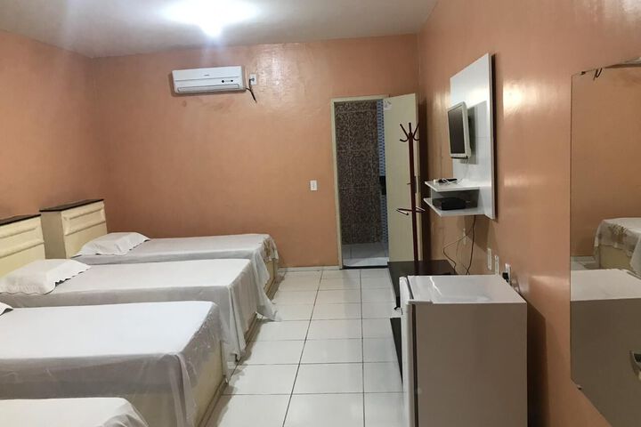 Room 6 of 18