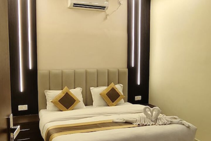 Room 7 of 48